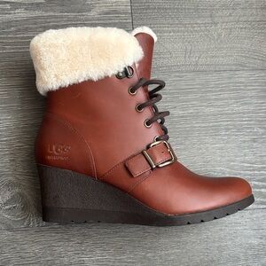 UGG Hazelnut Wedged Boots with Cream Wool Lining - Women’s 8.5
